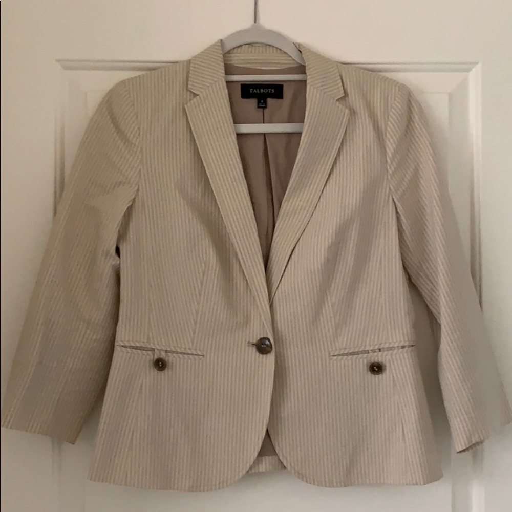 Three quarter lengthen sleeves blazer